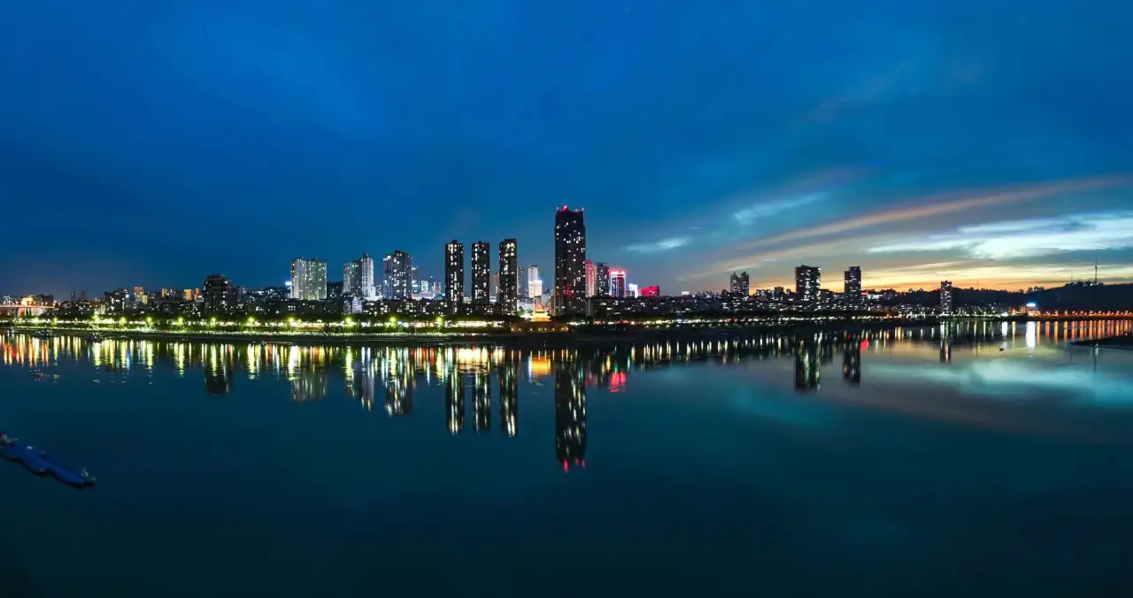 泸州江阳区管驿嘴景区夜景
