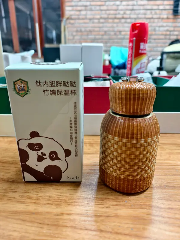 钛内胆胖哒哒竹编保温杯