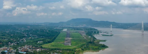 长江边泸州蓝田坝机场